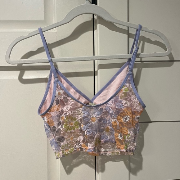 Colorful floral lace top!! So fun and summery - Picture 2 of 2